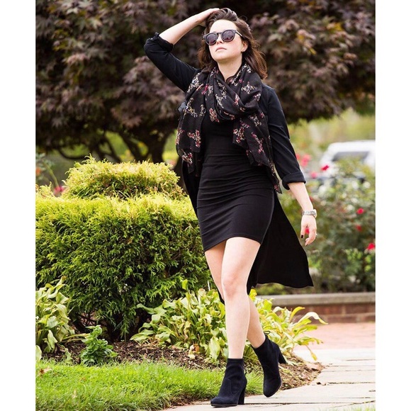 🏹🆕 Stuart Weitzman ✦Tie Back Suede Bootie ✦Navy - Picture 2 of 8